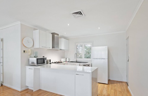 Brighton Apartment | Spaciously Chic 2-Bed In Prime Location