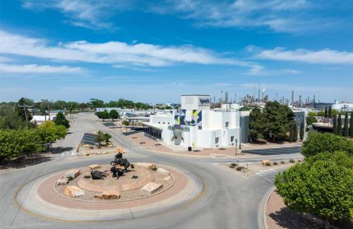 Artesia Hotel | Spark by Hilton Artesia