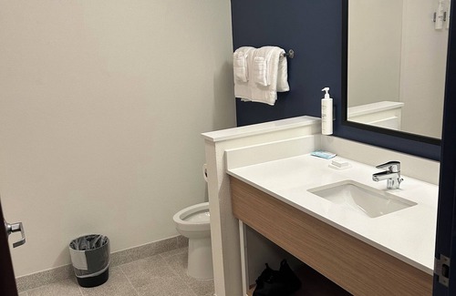 Dothan Hotel | Spark by Hilton Dothan