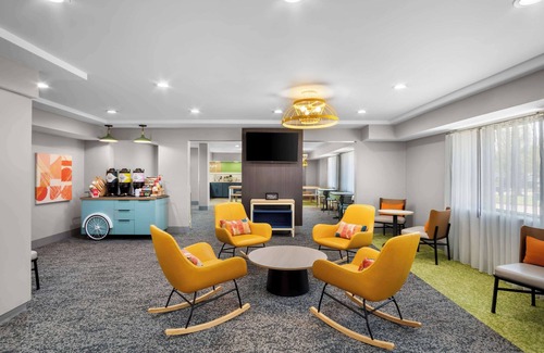 Grapevine Hotel | Spark by Hilton Grapevine DFW North