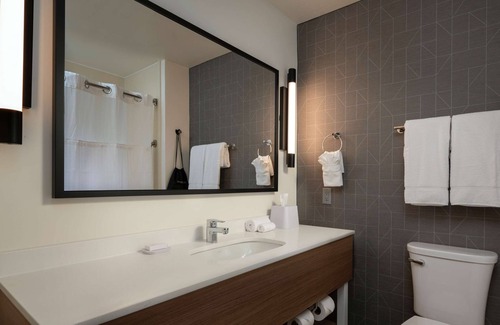 Houston Hotel | Spark by Hilton Houston Bush Intercontinental Airport