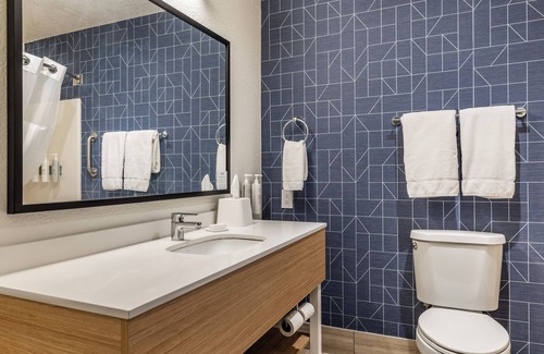 Onalaska Hotel | Spark by Hilton La Crosse Onalaska