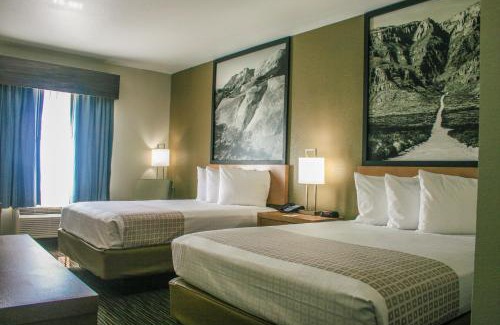 Midland Hotel | Spark by Hilton Midland South