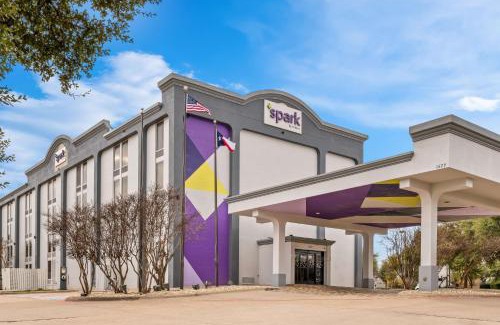 Richardson Hotel | Spark by Hilton Richardson Dallas