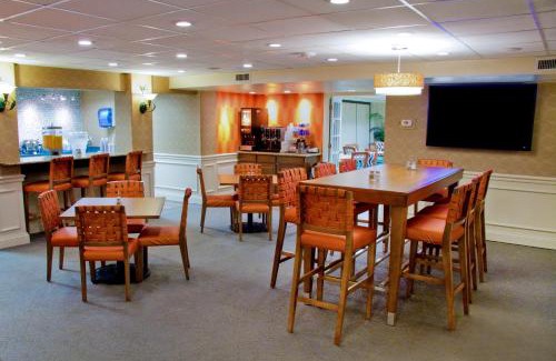 Sarasota Hotel | Spark by Hilton Sarasota Siesta Key Gateway