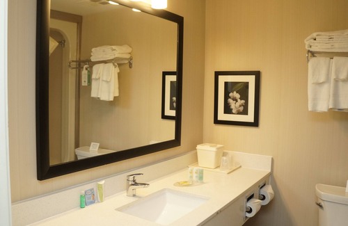 Gateway Hotel | Spark by Hilton Toronto Mississauga