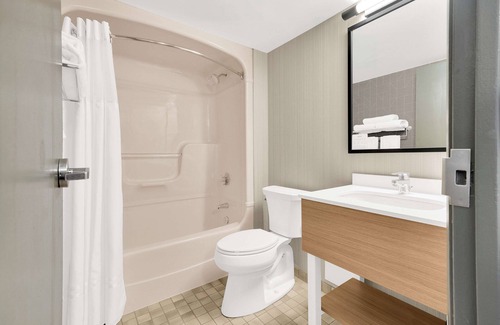 Markham Hotel | Spark by Hilton Toronto Markham