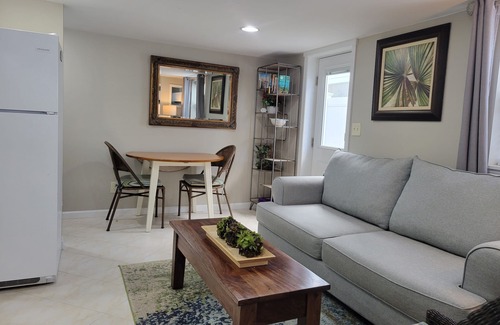 Long Beach Apartment | SPARKLING CLEAN - BRAND NEW! Beachside apartment - Beach Passes Included!