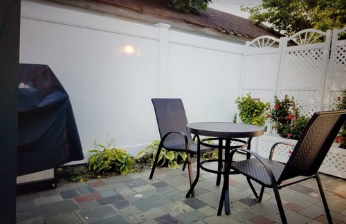 Long Beach Apartment | SPARKLING CLEAN - BRAND NEW! Beachside apartment - Beach Passes Included!