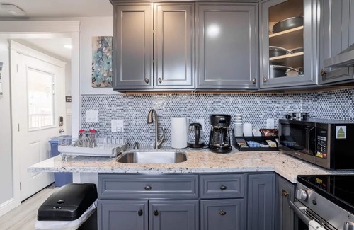 Pacifica House | ★ Sparkling Clean Newly Built Luxury Guest Suite Near SF, SFO, BART & Beach