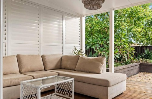 Shellharbour House | SPARKLING NEW HOLIDAY HOME / SHELLHARBOUR