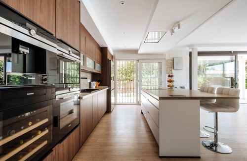 Valencina de la Concepcion Villa | Spectacular Villa 15 minutes from Seville