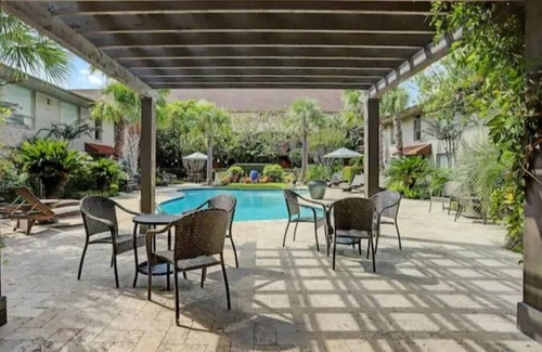 The Galleria Apartment | Special 2BR Galleria Condo Pool View Private Entrance