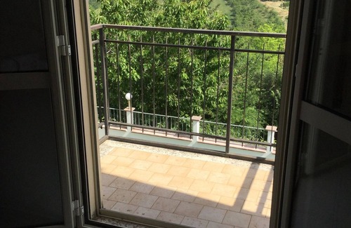 Serramonacesca Villa | Special offer Hilltop Villa with Private Pool and Stunning views 100 sq metres