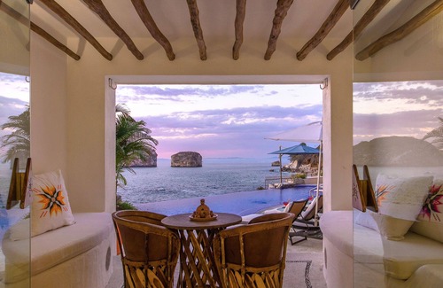Mismaloya Villa | SPECIAL Pay 5 and Stay 7 nights! Ocean Front - Incredible Views - Full Staff
