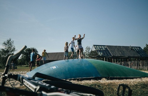 Ouddorp Cottage | Specially designed chalet with dishwasher, in a holiday park near the sea