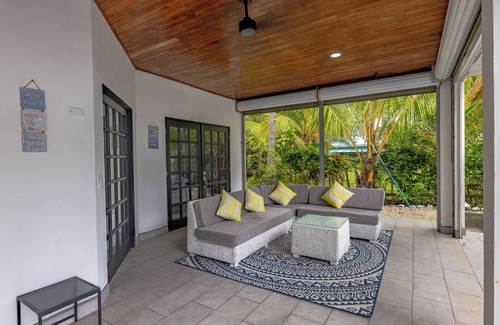 Parrita House | Spectacular Beachfront home with Private Pool - Secluded beach
