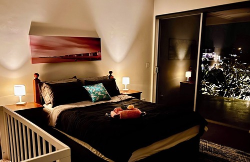 Dudley Park Villa | Spectacular 270° views of canal, private pool & jetty, king bed & an office!