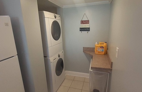 Redington Shores Condo | Spectacular 2BR Beachfront Condo in Redington Shores - Smoke-Free & Pet-Free