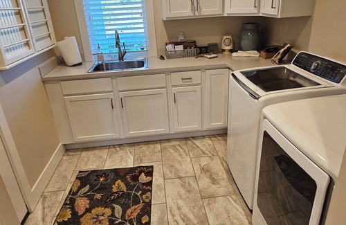 Traverse City House | Spectacular 3-bedroom, 4 bath home on 2 acres in beautiful Traverse City!