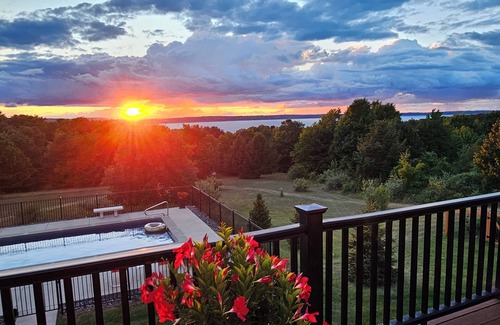 Traverse City House | Spectacular 3-bedroom, 4 bath home on 2 acres in beautiful Traverse City!