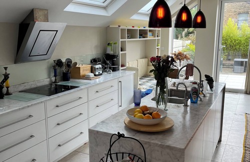 Brent House | Spectacular 4 bed, 3 en suite, open plan house in heart of vibrant Kensal Rise.