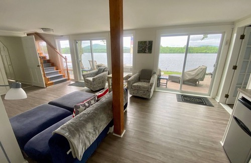 Camden House | Spectacular 4 BR/3 BA LakeHouse With Non-Stop Megunticook Lake views, sleeps 10
