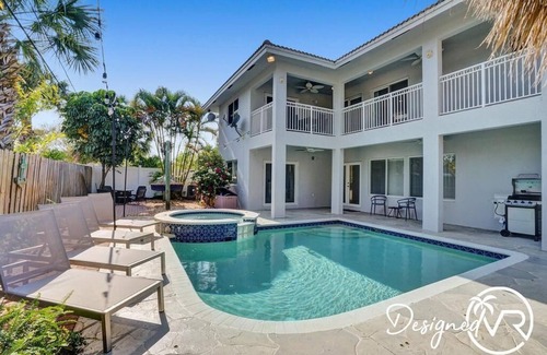 Deerfield Beach Villa | Spectacular 7BR Heated Pool Jacuzzi Tiki Game