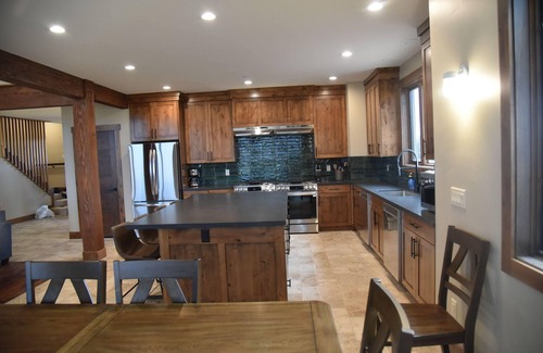 Duchesne County Cabin | Spectacular and New Cliff Lake Lodge @ Six Lakes Resort