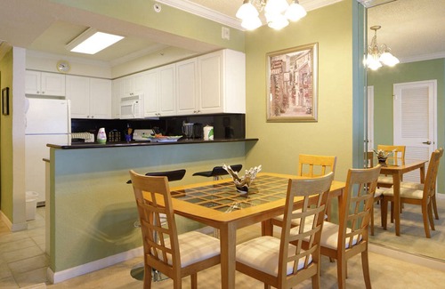 Hollywood South Central Beach Apartment | SPECTACULAR BEACH FRONT RESORT on 5 ACRES. Workspace. Park Free. Near Hospitals