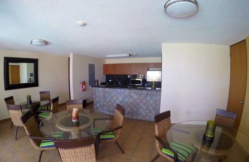 Barrero Apartment | Spectacular Beachfront Apartment - Welcome To Paradise!