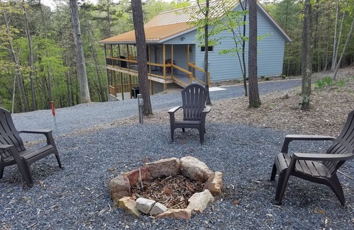 Berkeley Springs Cabin | Spectacular couples retreat, private wooded location, pet friendly, WiFi