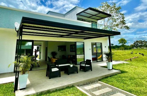 Quimbaya Villa | Spectacular Country House with Swimming Pool close to Panaca