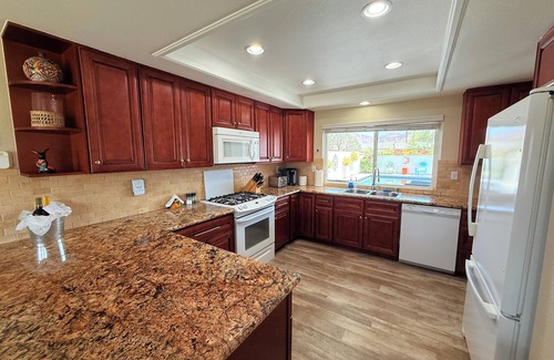 Palm Desert House | Spectacular Getaway for Golfers and Sun Lovers - Premiere Property