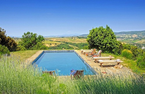 Castiglione d'Orcia House | SPECTACULAR Nature Oasis Farmhouse w/Hilltop Panoramic Views, Saltwater Pool