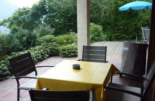 Sattendorf House | Spectacular lake house with private beach, bathing jetty and a large garden