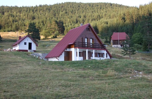 Zabljak House | Spectacular Lakeview House