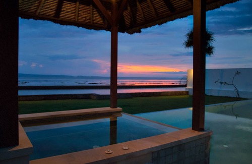 Sengkidu Villa | Spectacular Luxurious 3 BR Ocean Front Villa. Fully serviced. Private pool