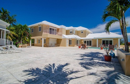Westwind House | Spectacular luxury estate in paradise