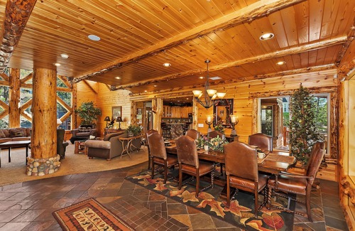 Castle Glen Estates Villa | Spectacular Mountain Lodge To Fit All