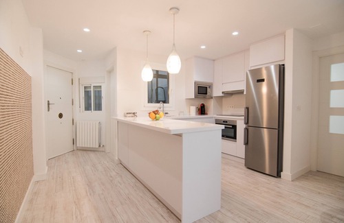 Beiro House | Spectacular newly renovated apartment in Granada, Caleta area.