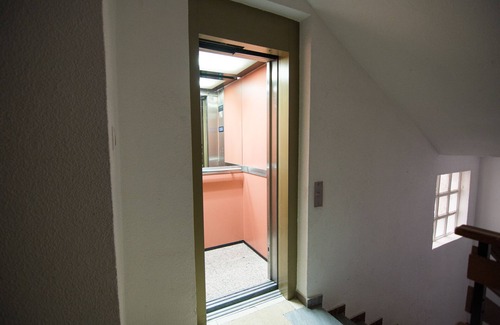 Beiro House | Spectacular newly renovated apartment in Granada, Caleta area.