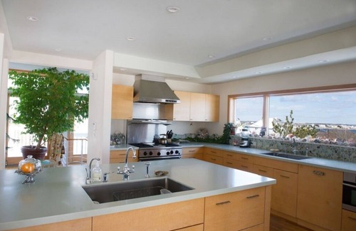 Suffolk County House | Spectacular Oceanfront Beach House
