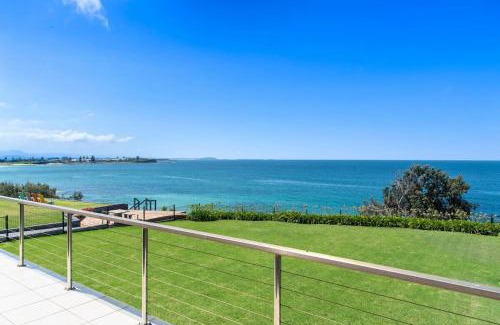 Shellharbour House | Spectacular Ocean Front home With Pool