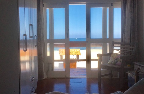 Itaipuacu Villa | Spectacular ocean front property on a quiet beach one hour from Rio with pool