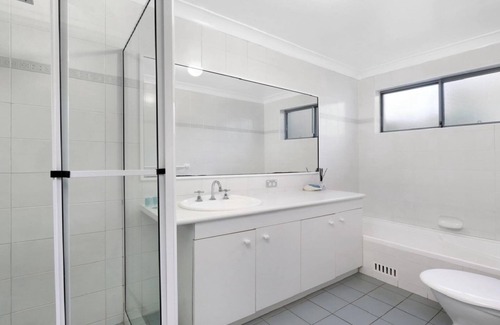 Terrigal House | SPECTACULAR OCEAN SUNRISE | Accom Holidays