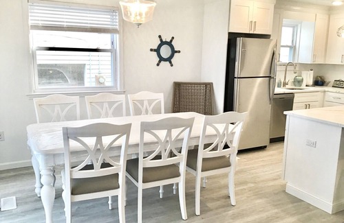 South End House | Spectacular Pet's ok. Cottage Sleeps 9