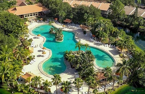 Naples Condo | SPECTACULAR POOL & LAKE VIEW FROM CONDO. Peaceful Naples DEC & JAN available