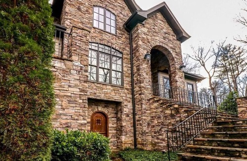 Marietta House | Spectacular Secluded 5 Bedroom Luxury Mountain Property