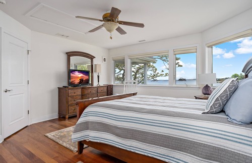 Stony Creek House | Spectacular Stony Creek Waterfront Home